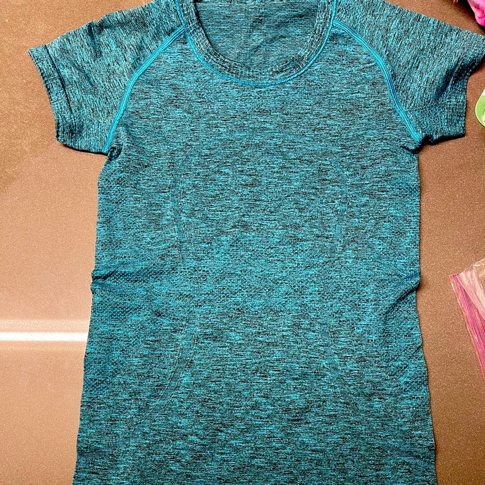 Turquoise Swiftly Tech tee